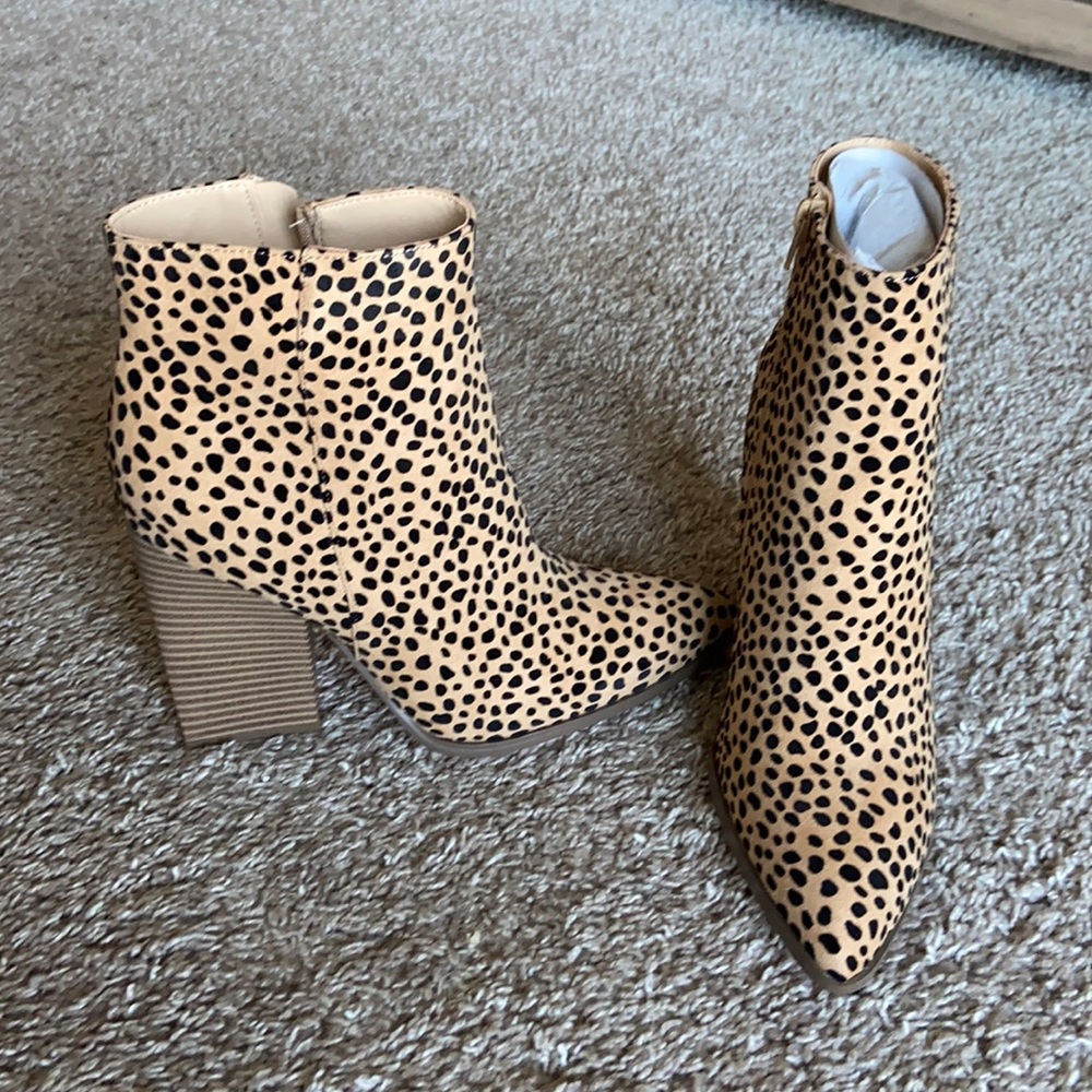Ankle booties. Cheetah print